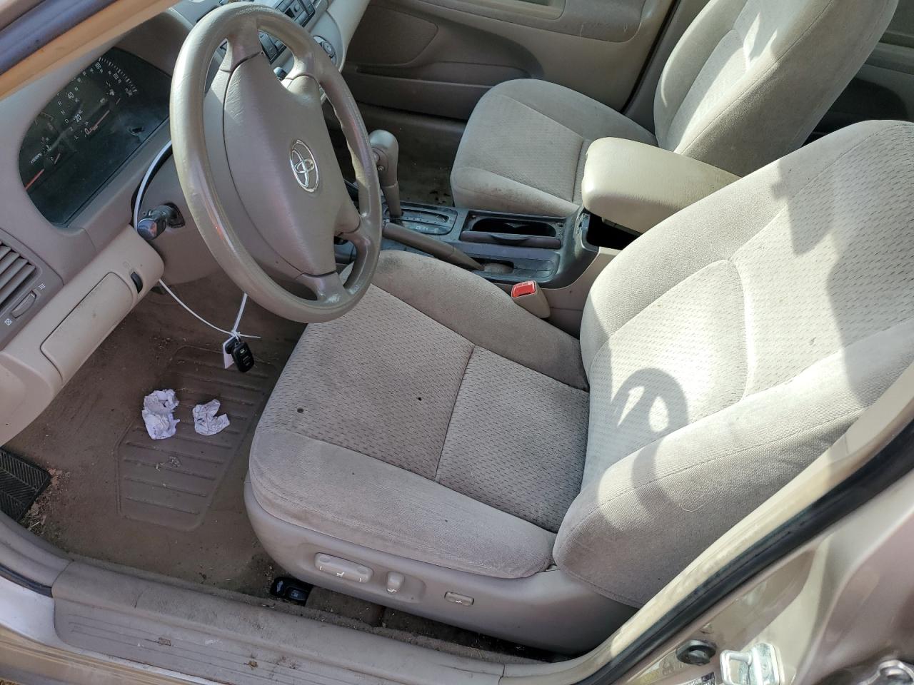 4T1BE32K44U906561 2004 Toyota Camry Le