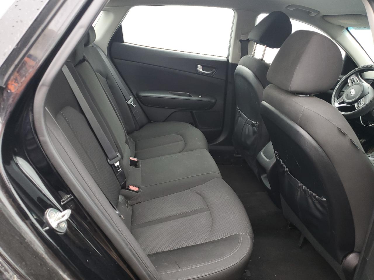 5XXGT4L30JG218670 2018 Kia Optima Lx