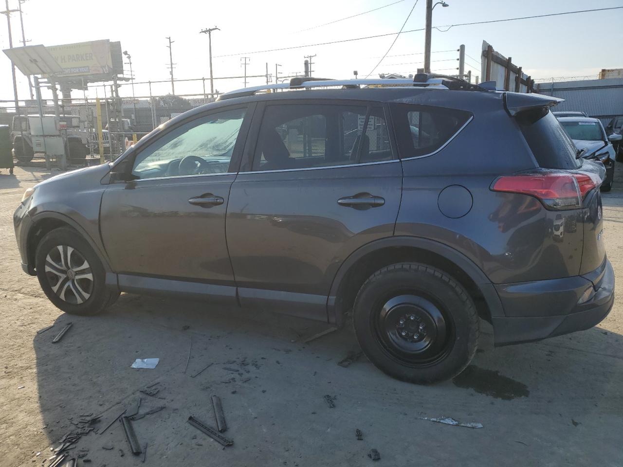 2T3ZFREV6GW280589 2016 Toyota Rav4 Le