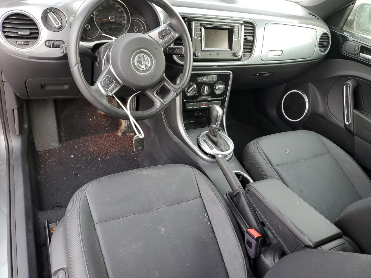 3VW5DAAT3KM505360 2019 Volkswagen Beetle S