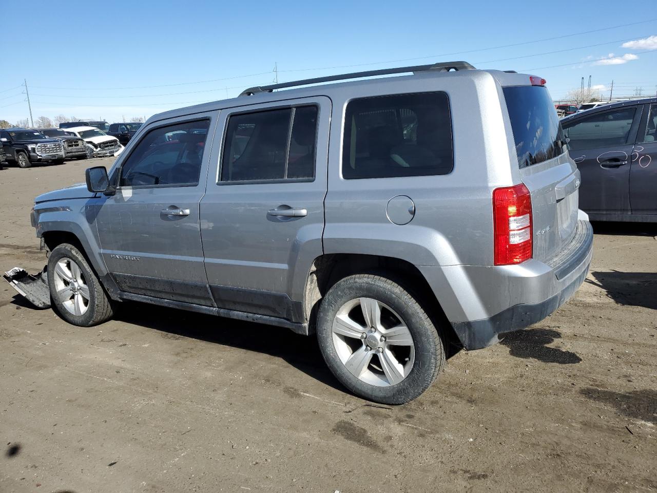 2016 Jeep Patriot Latitude vin: 1C4NJRFB4GD702373