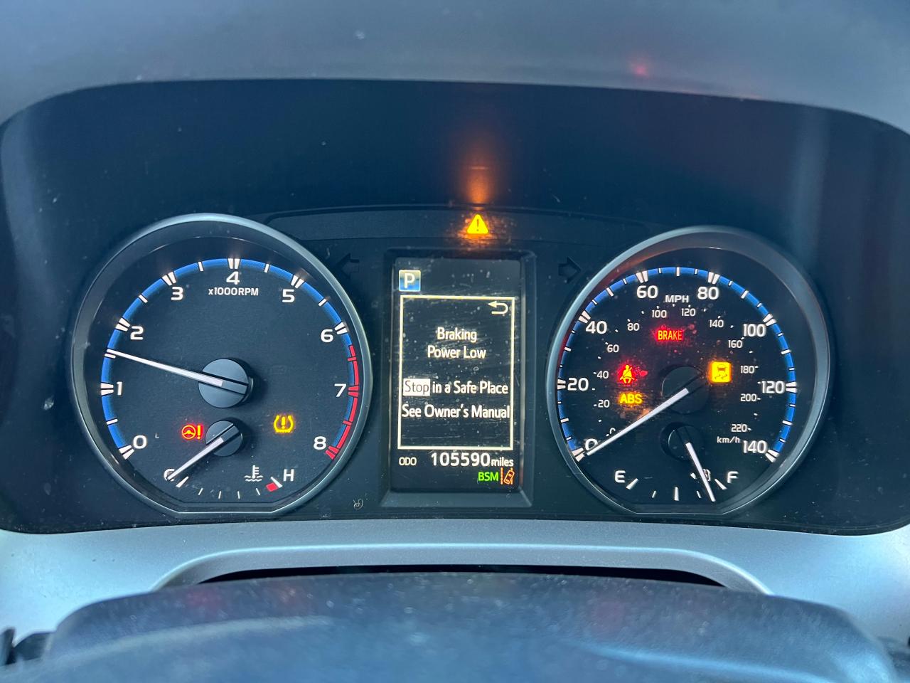 VIN: JTMRFREV5HJ173890 2017 TOYOTA RAV4