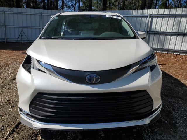 2021 TOYOTA SIENNA XLE 5TDJRKEC6MS012262