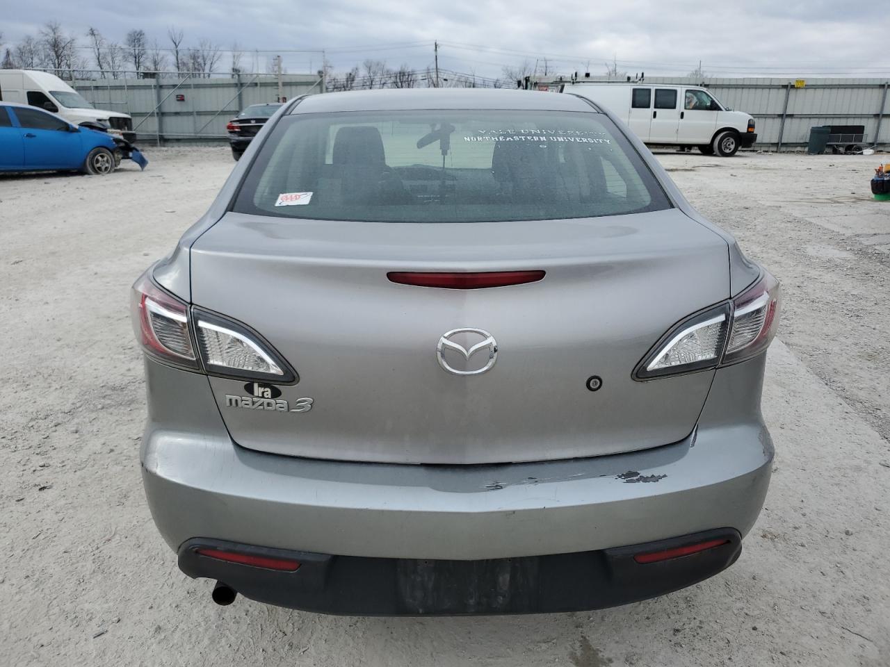 JM1BL1UG4B1378719 2011 Mazda 3 I