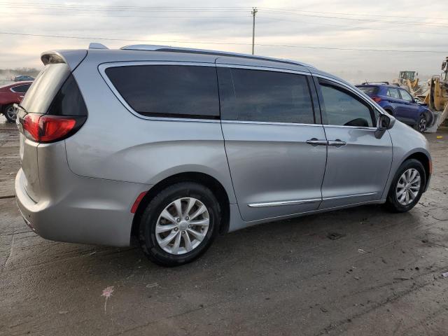 2C4RC1BG8JR290705 2018 CHRYSLER PACIFICA, photo no. 3