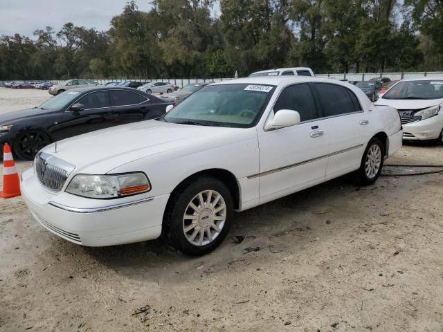 2007 Lincoln Town Car Signature