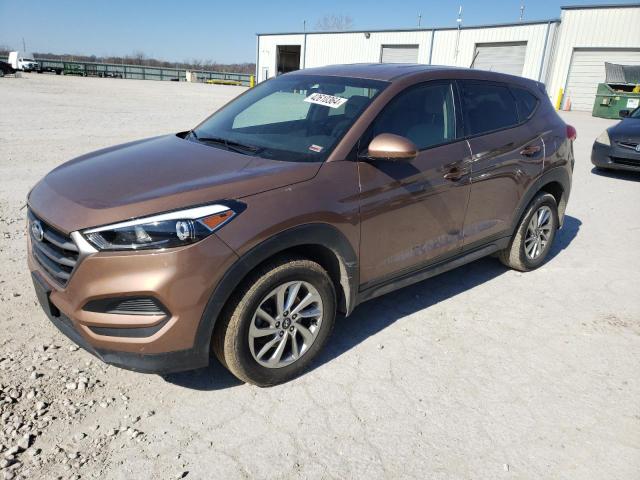 Lot #2404717377 2016 HYUNDAI TUCSON SE salvage car