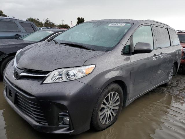 2018 Toyota Sienna XLE