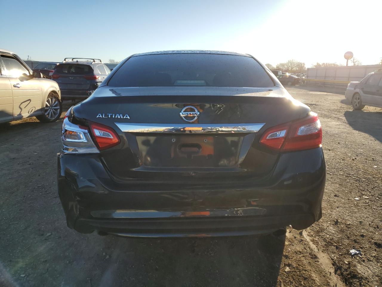 2017 Nissan Altima 2.5 vin: 1N4AL3AP7HN346415