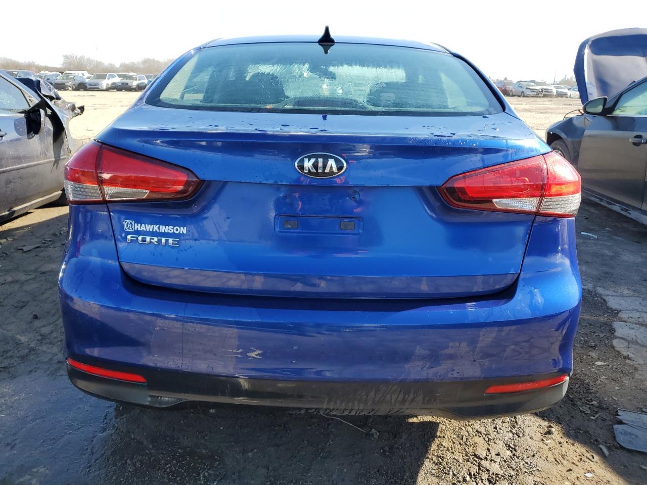 3KPFK4A72HE025122 2017 Kia Forte Lx