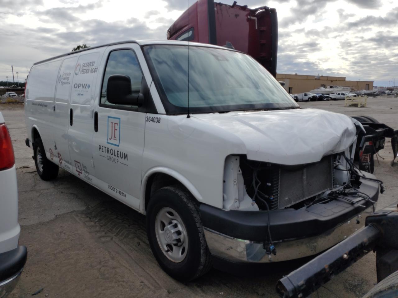 1GCWGBFG8K1364038 2019 Chevrolet Express G2500