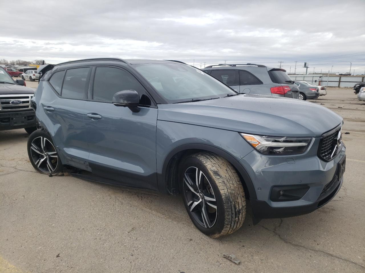 2021 Volvo Xc40 T5 R-Design vin: YV4162UM7M2426741