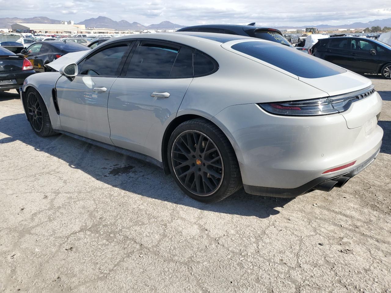 WP0AJ2A77NL102068 2022 Porsche Panamera Base