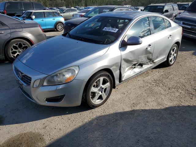 Lot #2359130901 2013 VOLVO S60 T5 salvage car