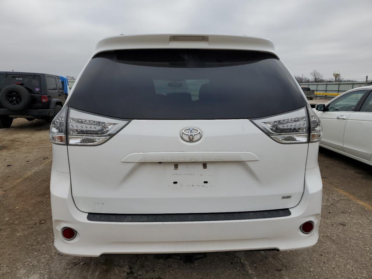 5TDXK3DC3FS668668 2015 Toyota Sienna Sport