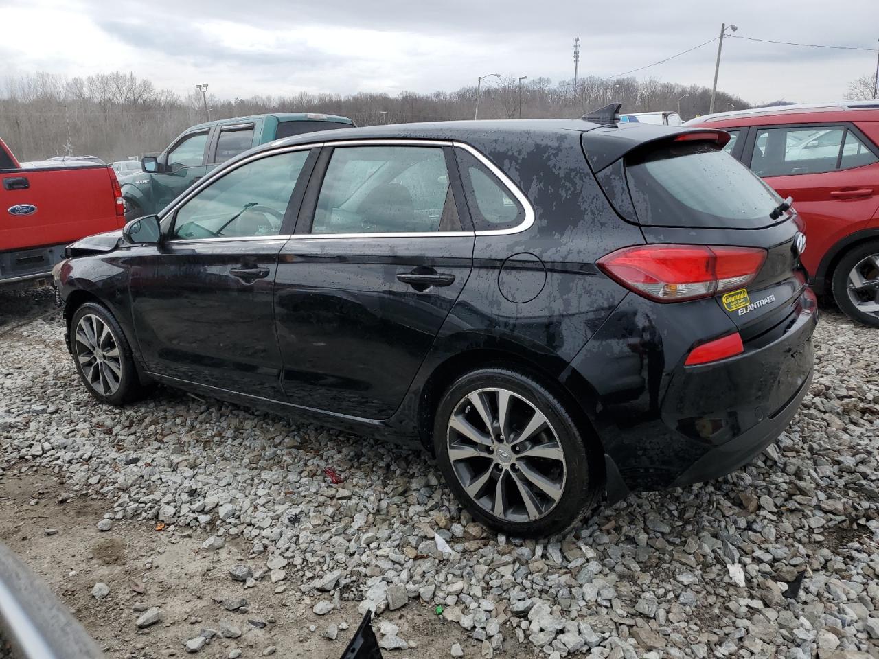 2018 Hyundai Elantra Gt vin: KMHH35LE8JU074450