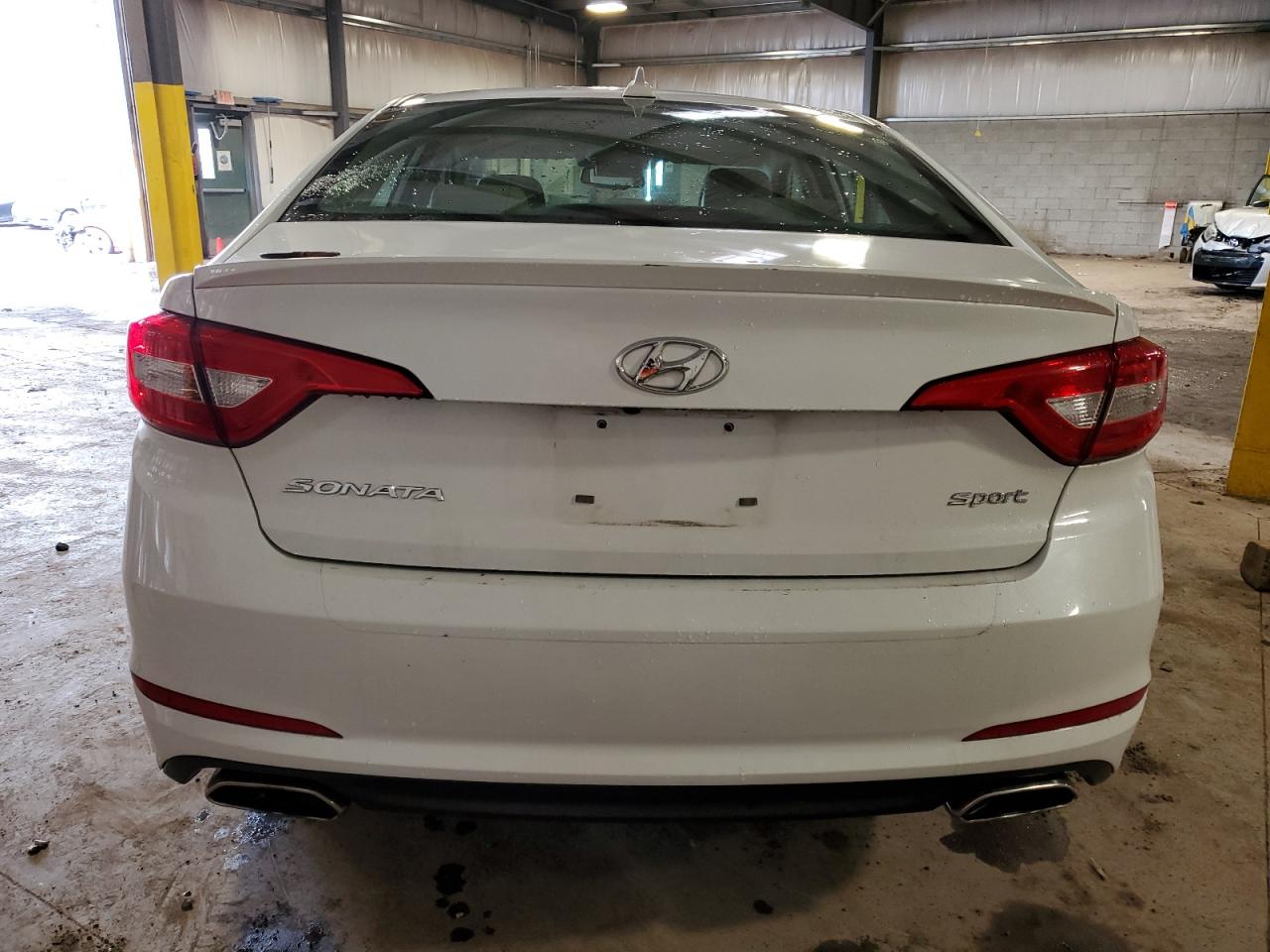 2015 Hyundai Sonata Sport vin: 5NPE34AF1FH074384