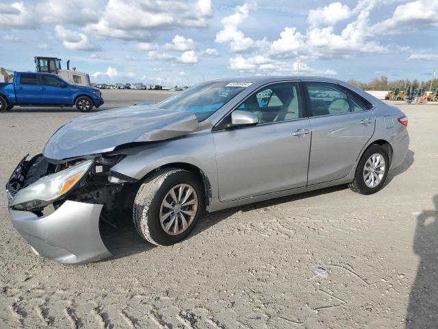 Lot #2505575349 2016 TOYOTA CAMRY LE salvage car