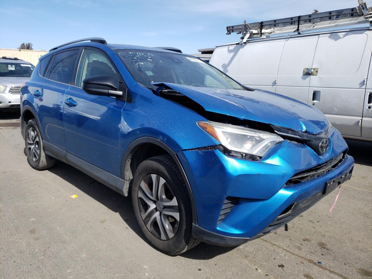 JTMZFREV8JJ744603 2018 Toyota Rav4 Le