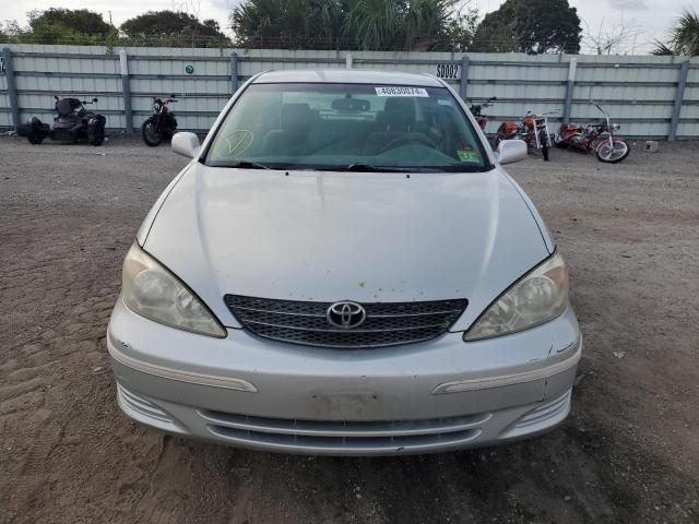 Lot #2452652316 2003 TOYOTA CAMRY LE salvage car