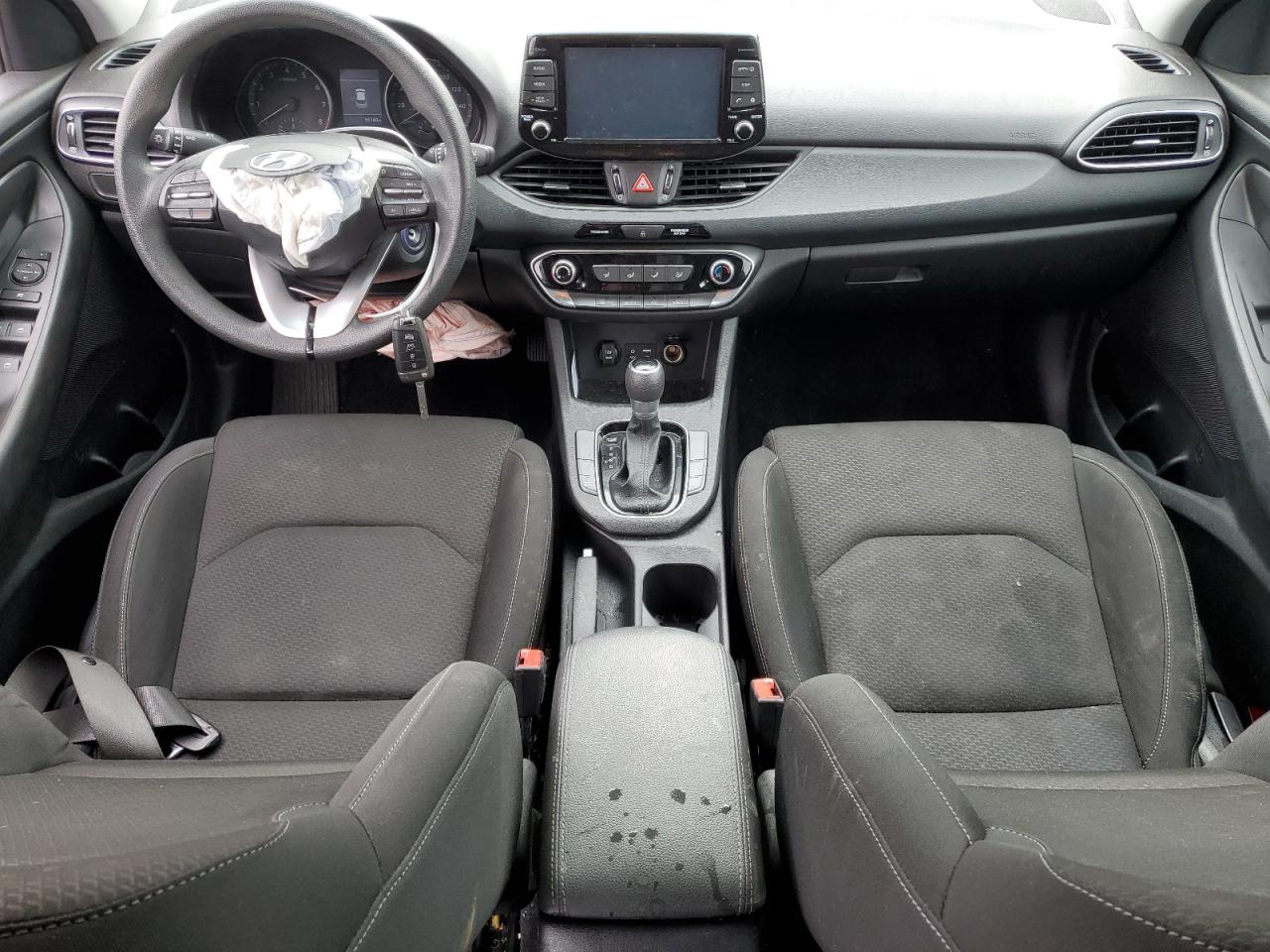 2018 Hyundai Elantra Gt vin: KMHH35LE8JU074450