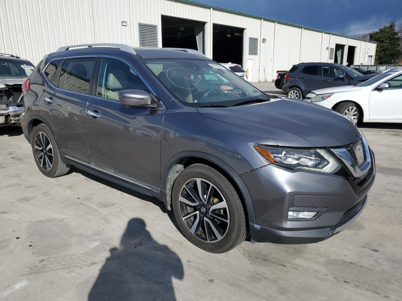 2017 Nissan Rogue S vin: 5N1AT2MT1HC753828