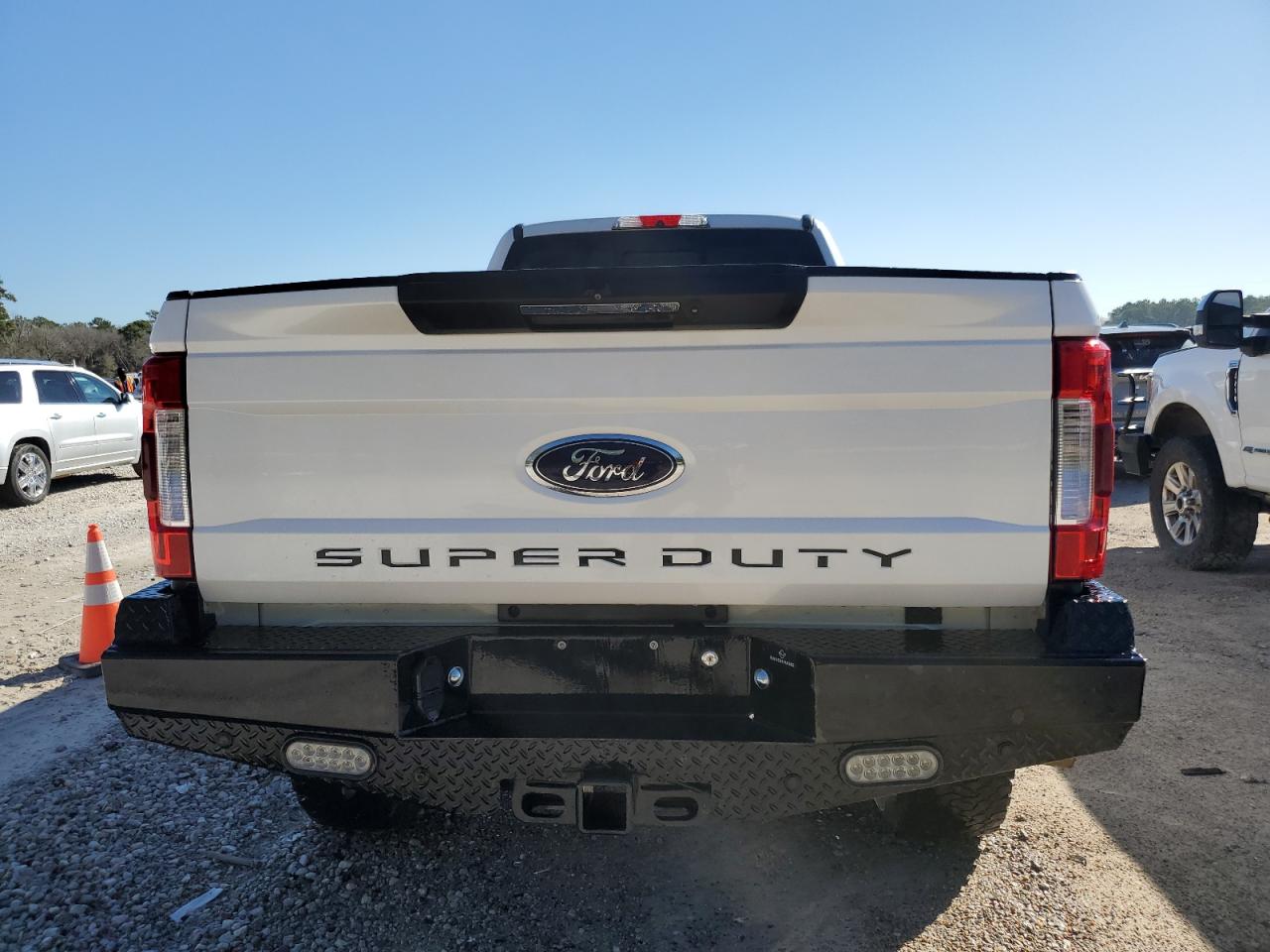VIN: 1FT8W3BT3KEE20304 2019 FORD F350