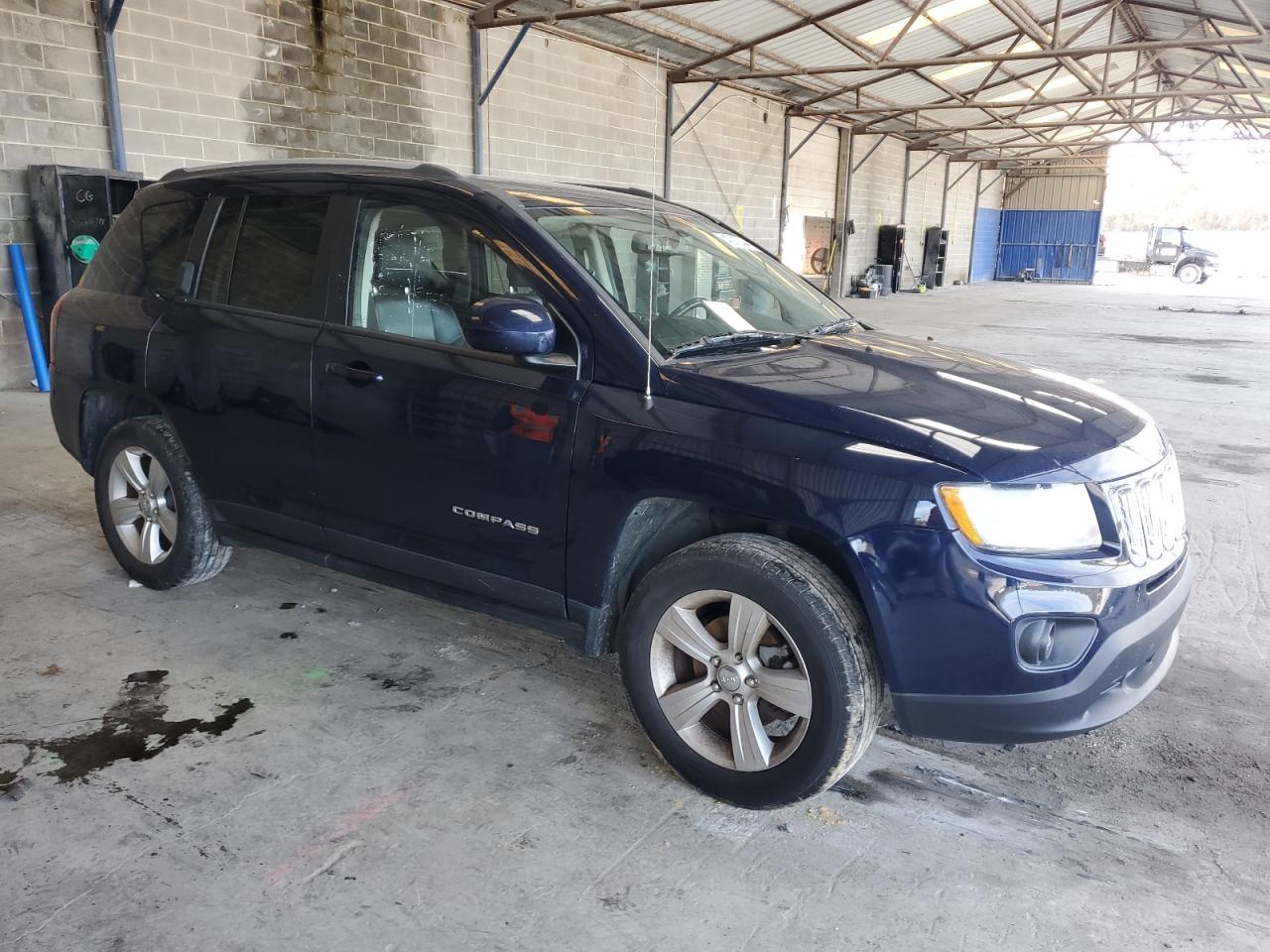 2017 Jeep Compass Latitude vin: 1C4NJDEB8HD154321