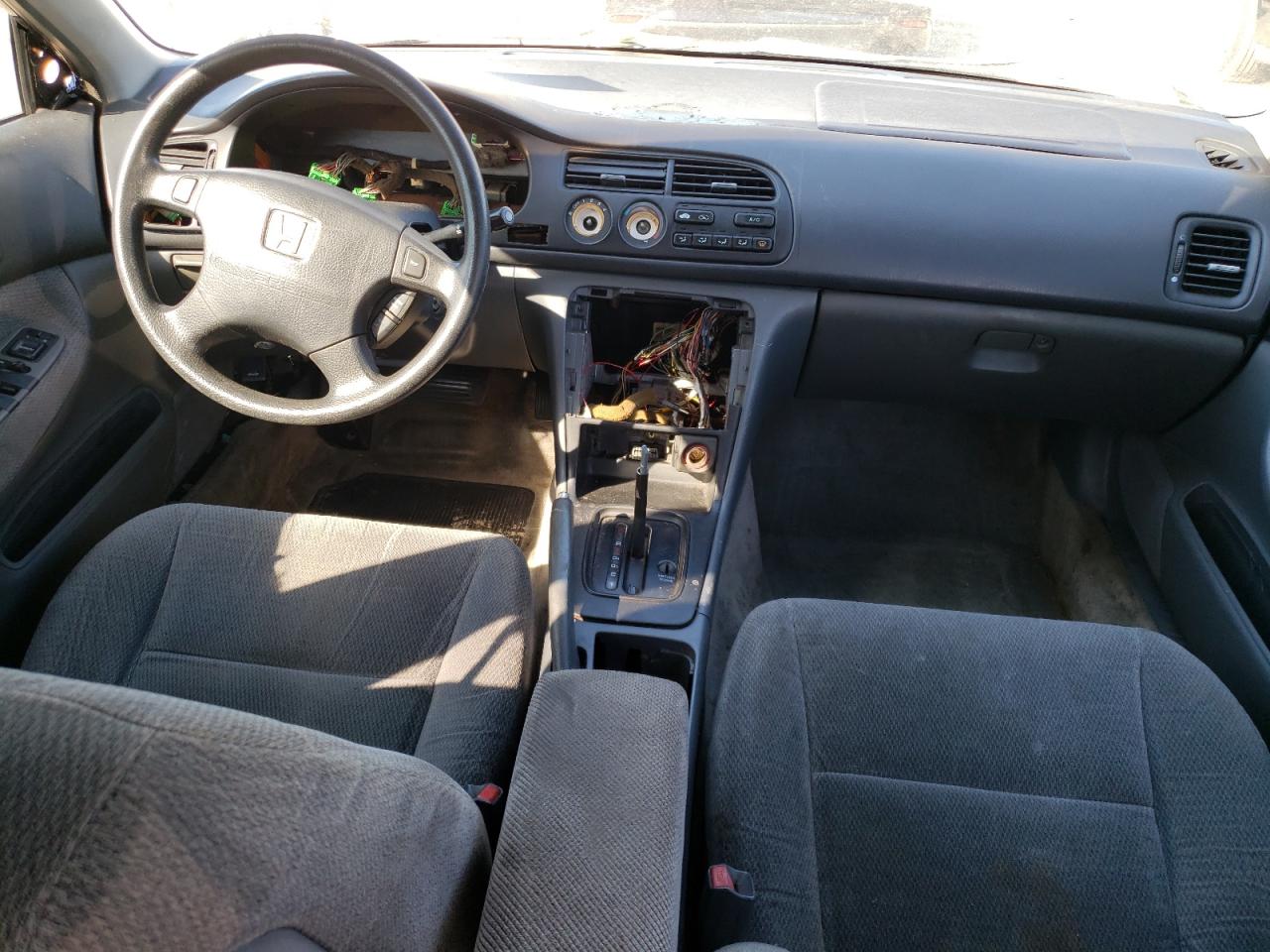 1HGCD5633TA139099 1996 Honda Accord Lx