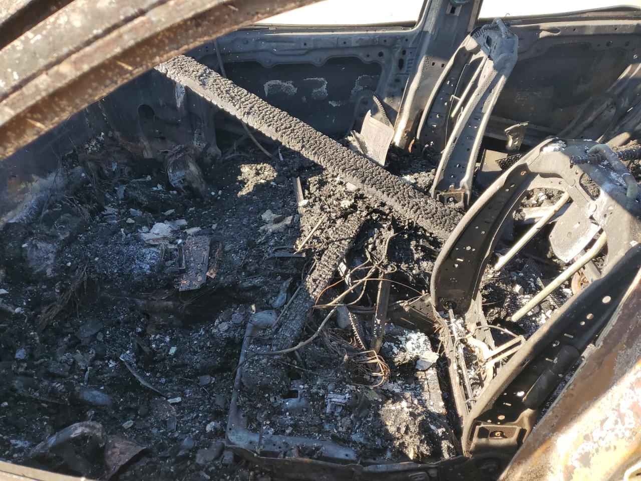 1J4RR6GG5BC560403 2011 Jeep Grand Cherokee Overland