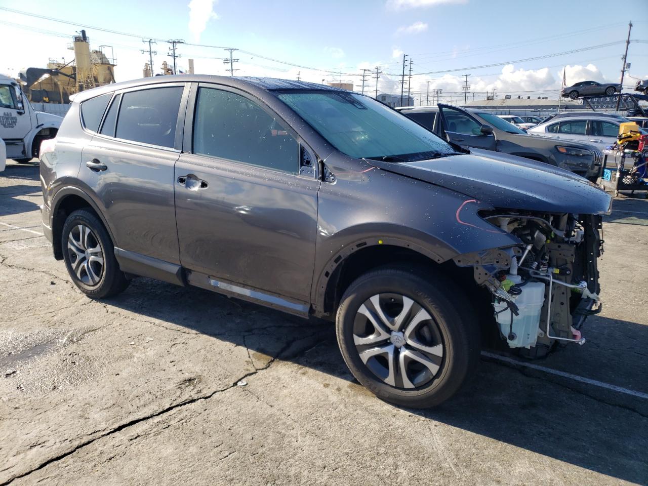 JTMZFREV6JJ722440 2018 Toyota Rav4 Le