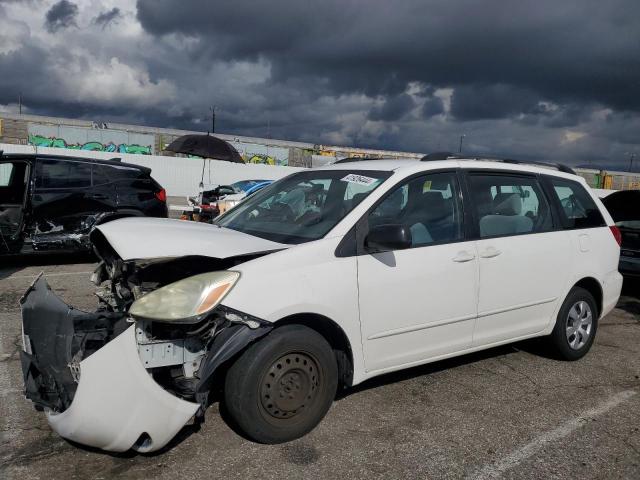 2004 Toyota Sienna CE