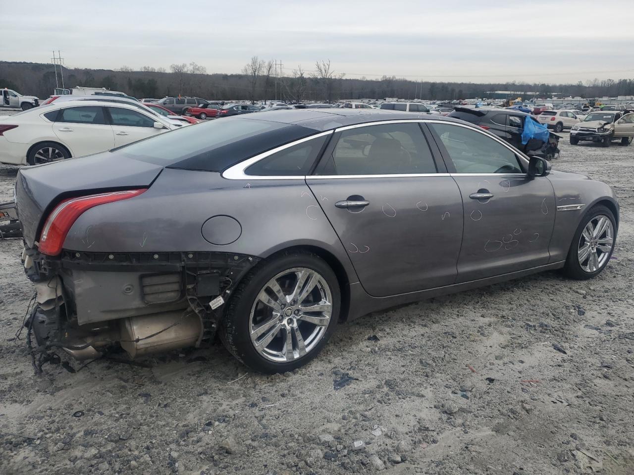 SAJWA2GB8BLV13431 2011 Jaguar Xjl