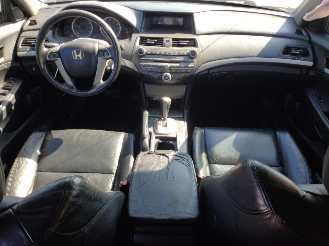 1HGCP2F66BA048469 2011 Honda Accord Se