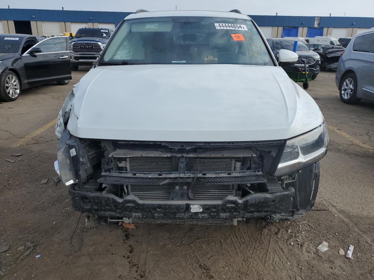 3VV2B7AX3LM172971 2020 Volkswagen Tiguan Se