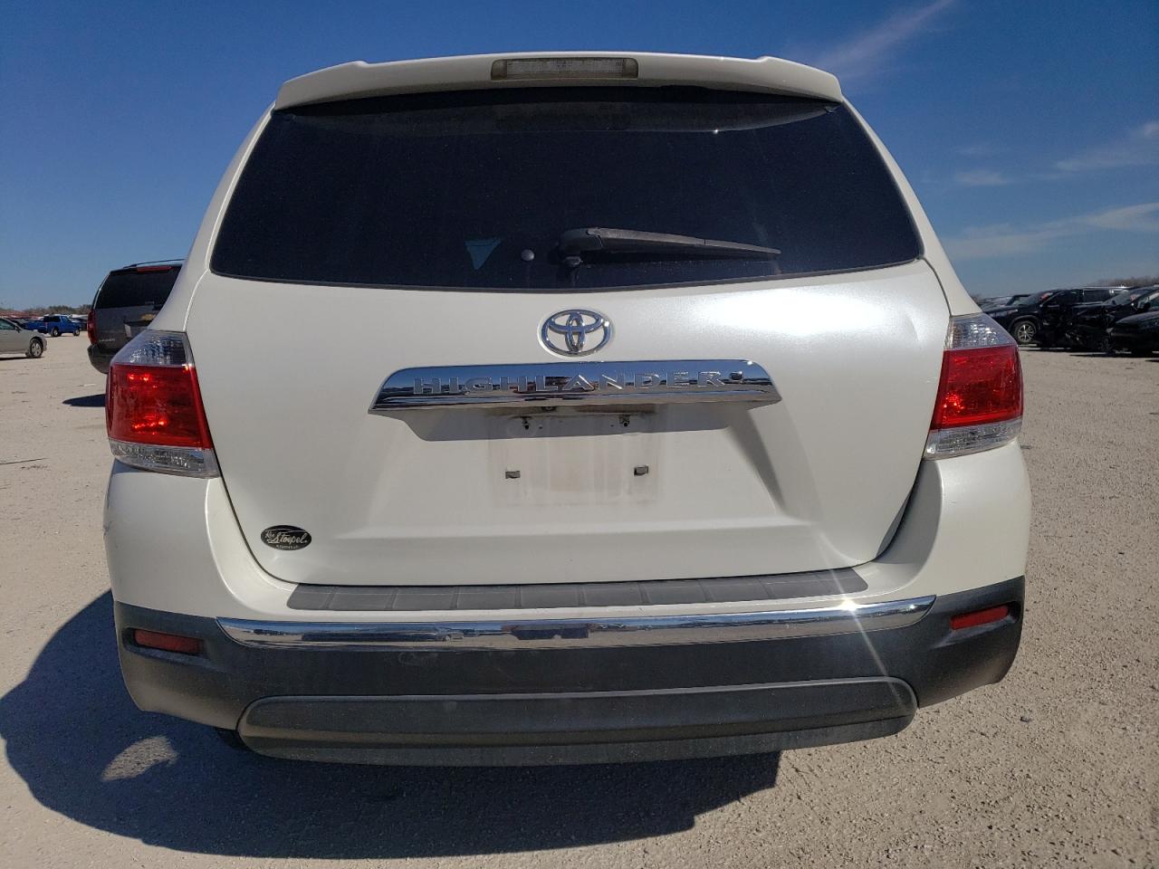 5TDZK3EH6BS048619 2011 Toyota Highlander Base