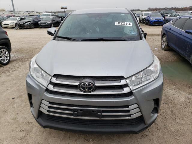 VIN 5TDZARFH6KS053422 2019 Toyota Highlander, LE no.5