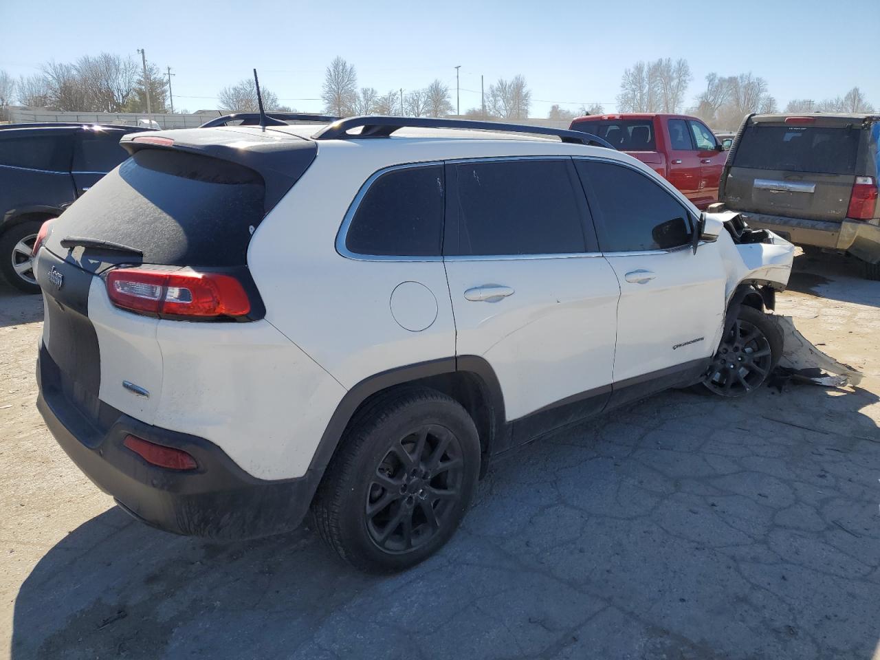 2017 Jeep Cherokee Latitude vin: 1C4PJLCB1HW572472