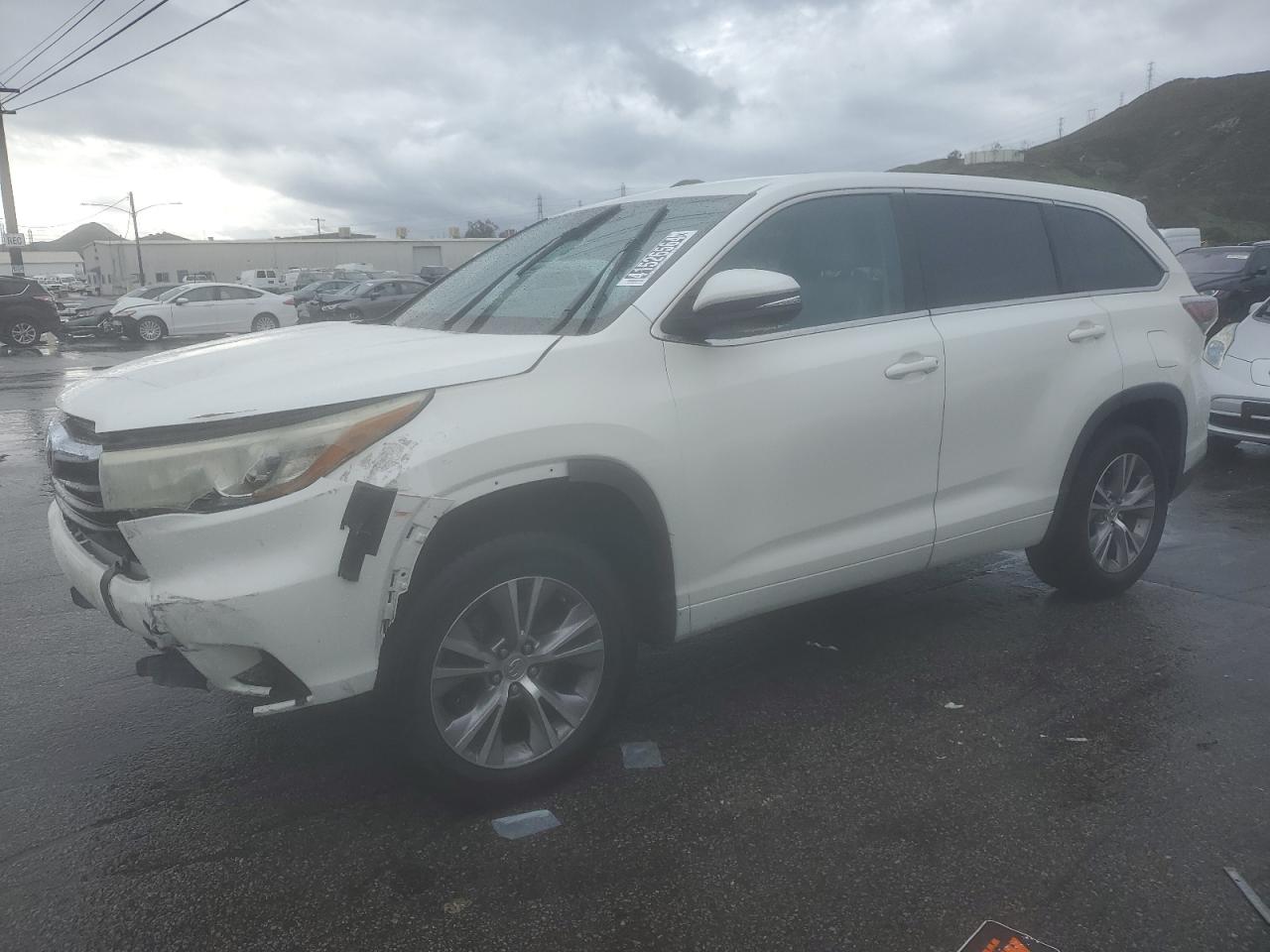 5TDZKRFH6FS103853 2015 Toyota Highlander Le