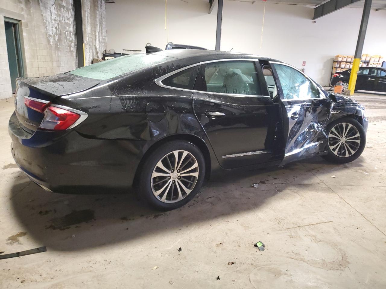 1G4ZP5SS5JU143921 2018 Buick Lacrosse Essence