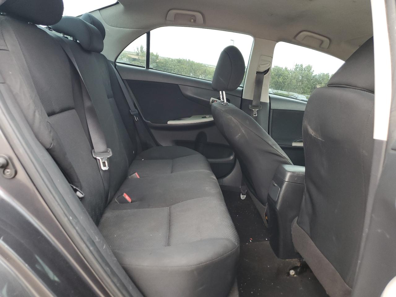 2T1BU4EE0AC452319 2010 Toyota Corolla Base