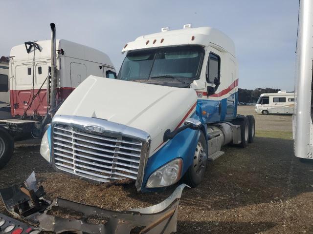 Lot #2503563824 2016 FREIGHTLINER CASCADIA 1 salvage car