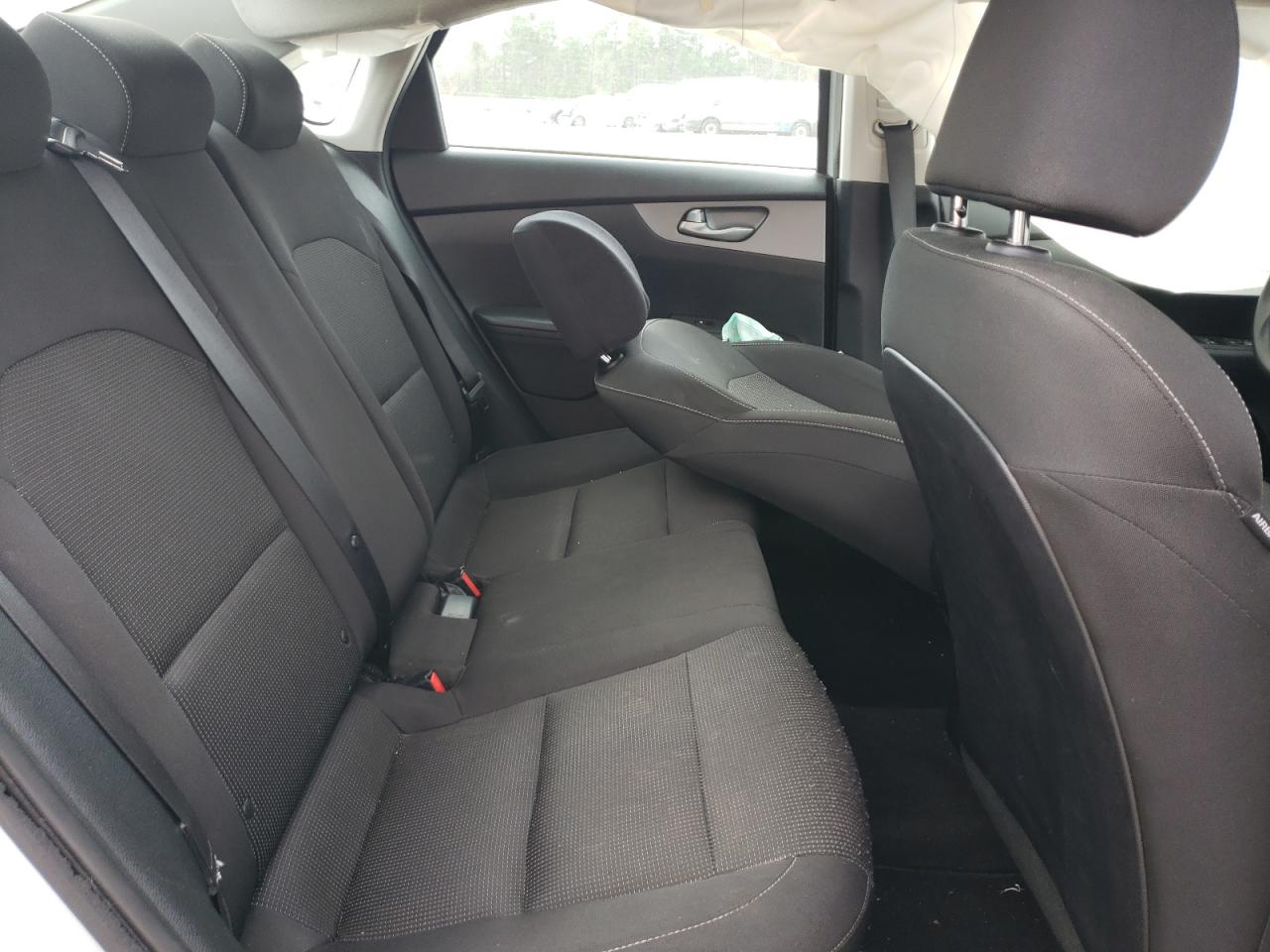 3KPF24AD4KE084962 2019 Kia Forte Fe