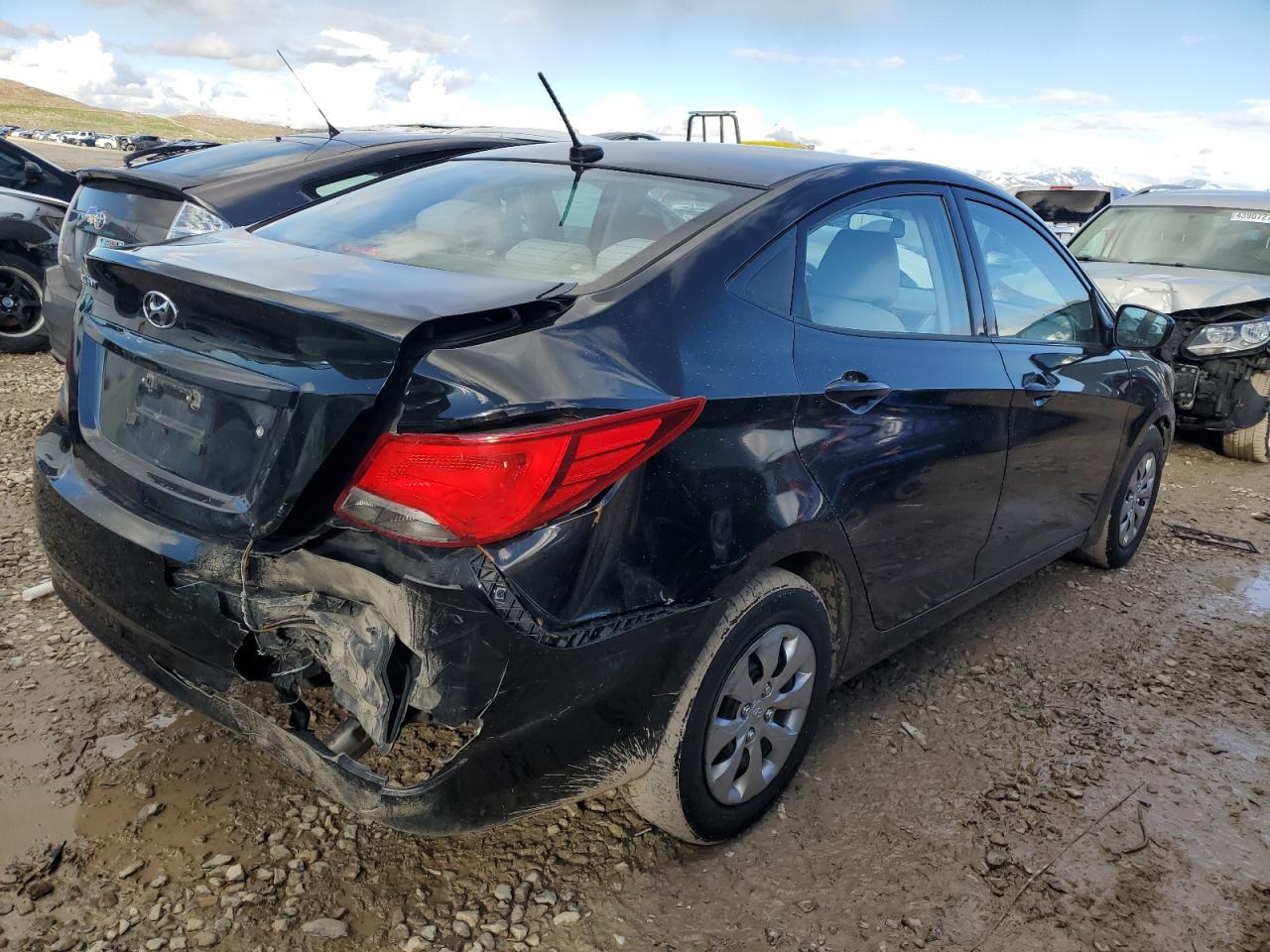 KMHCT4AE4HU206511 2017 Hyundai Accent Se