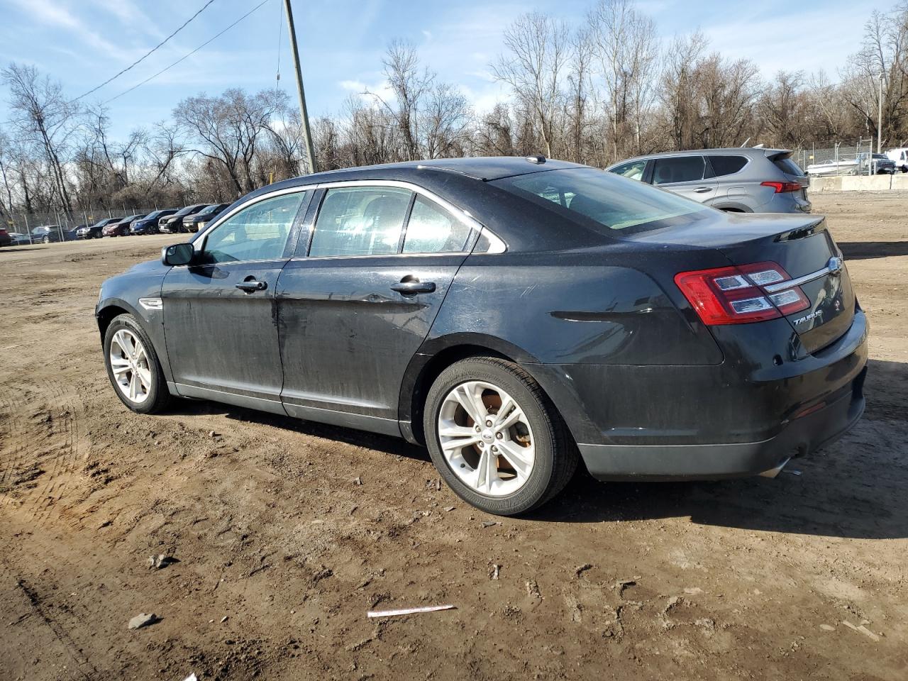 1FAHP2D81GG117085 2016 Ford Taurus Se