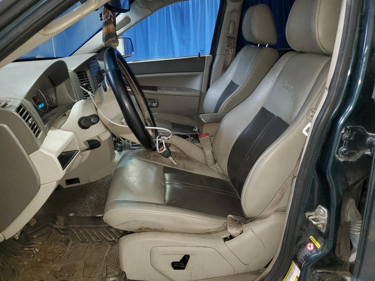 1J8HR582X5C571098 2005 Jeep Grand Cherokee Limited