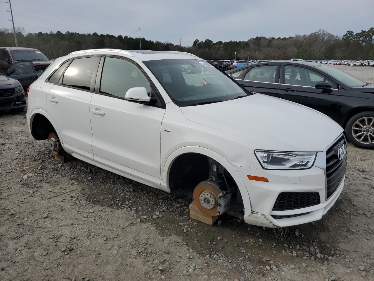 WA1BCCFS4JR031656 2018 Audi Q3 Premium