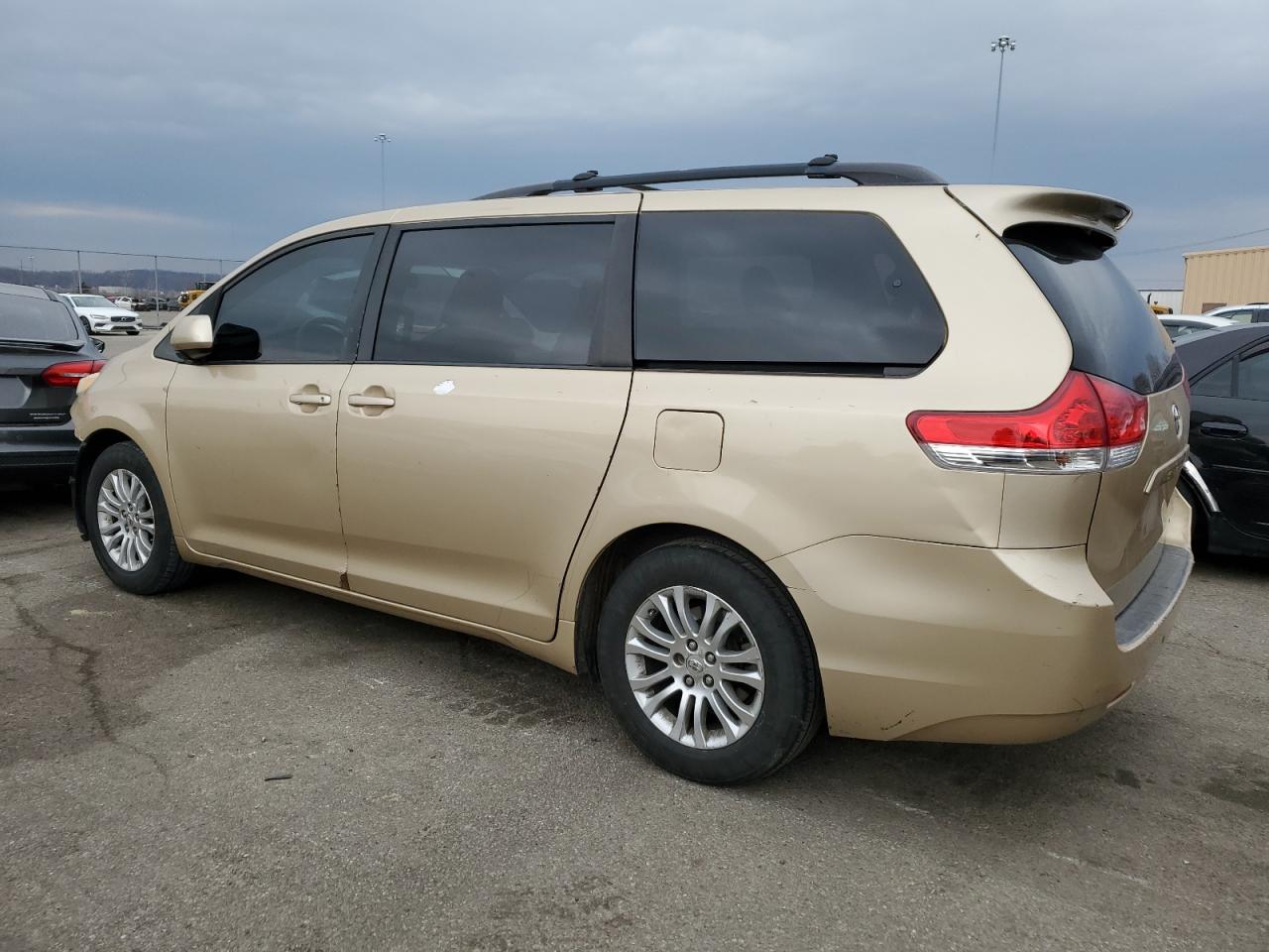 5TDYK3DC0BS053042 2011 Toyota Sienna Xle