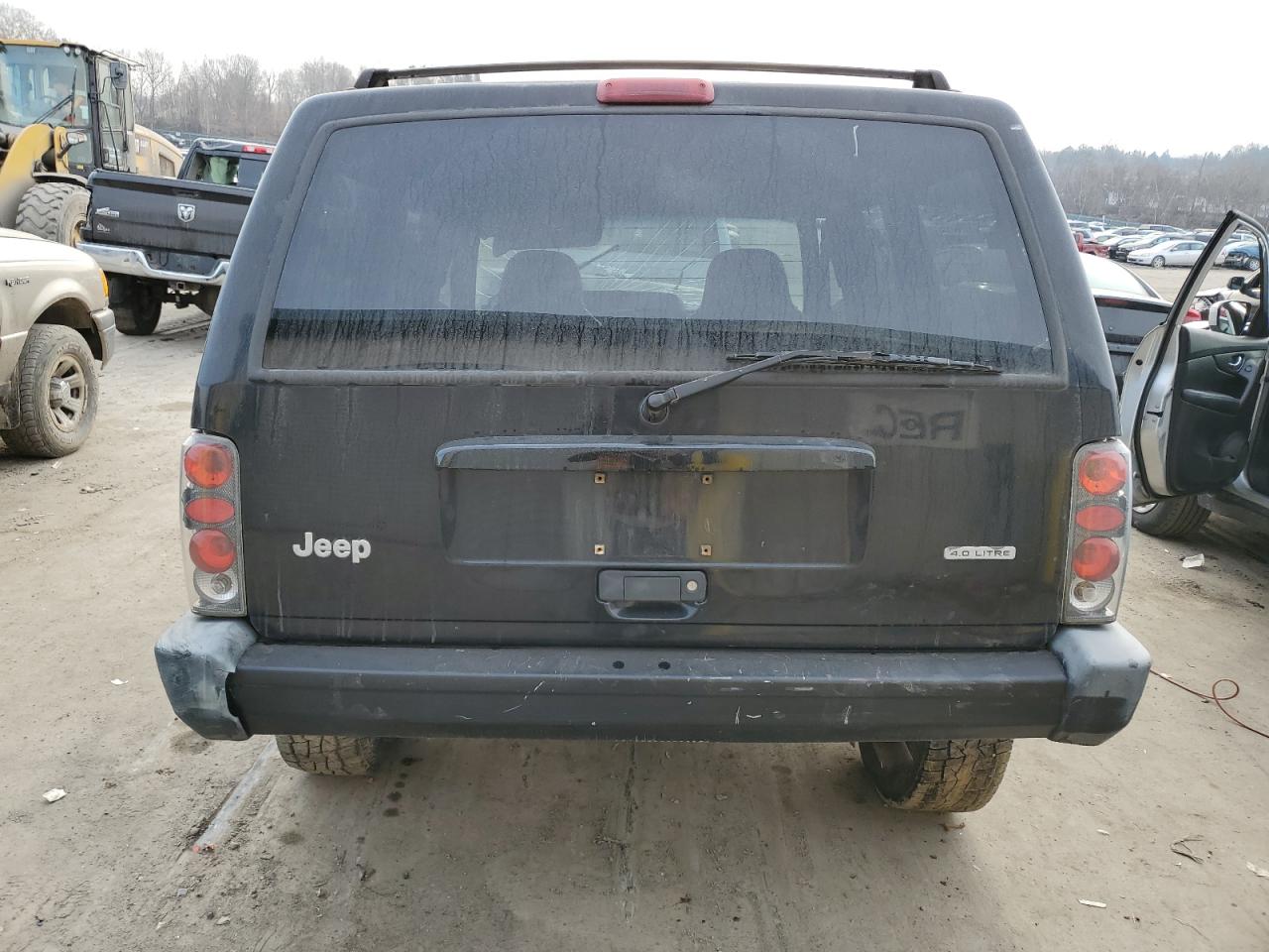 1J4FF48S0YL221852 2000 Jeep Cherokee Sport