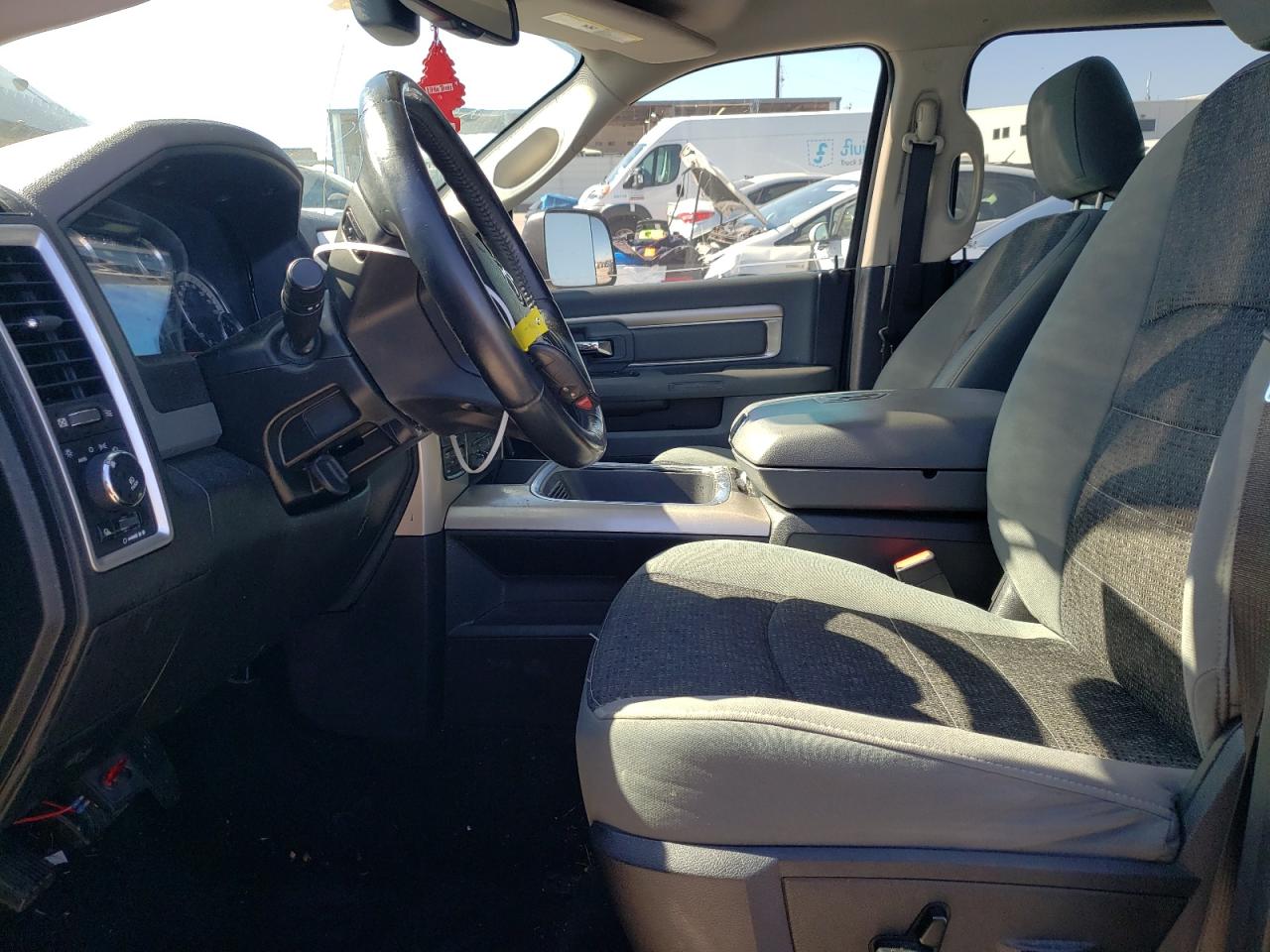 1C6RR7LT6FS769456 2015 Ram 1500 Slt